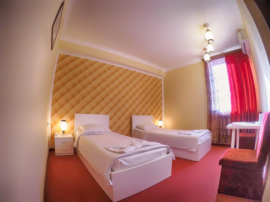 Vayk Hotel Exterior photo