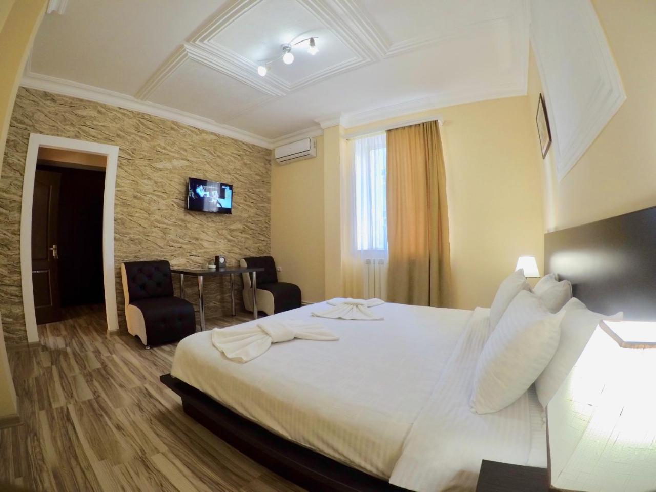 Vayk Hotel Exterior photo
